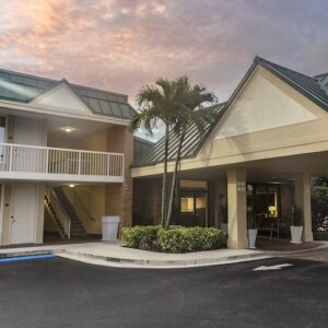Ocean Breeze Inn Vero hotel entrance